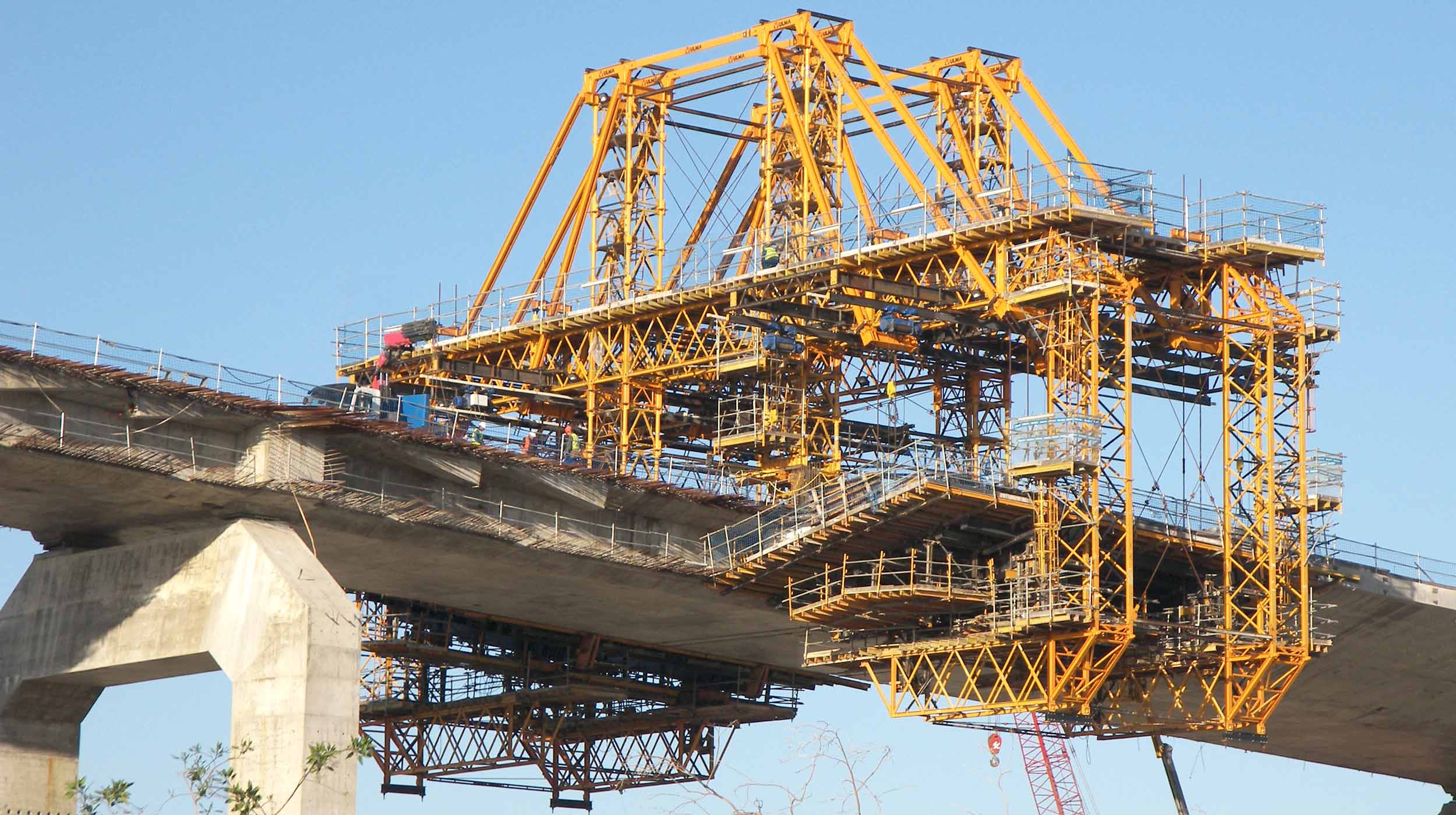 The Bay of Cadiz Bridge, with its 3,082 m long deck is going to be the longest bridge of Spain and one of the longest worldwide.