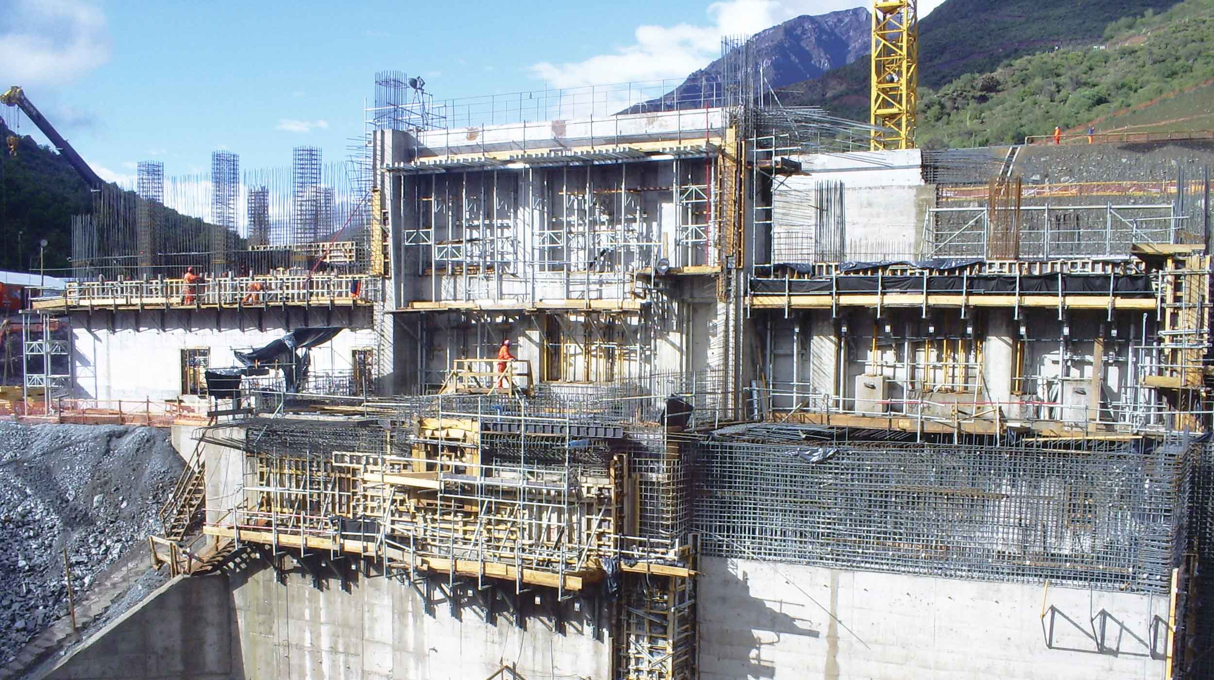 As an example of sustainability, this run-of-river hydroelectric plant will generate renewable energy through the constant flow of water from the Tinguiririca y Azufre rivers.