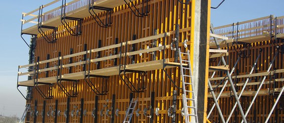 MEGAFORM formwork with working platform brackets