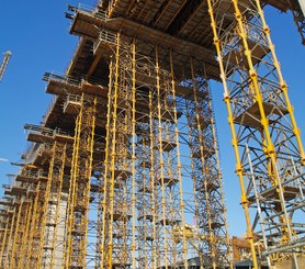 Bridge Deck Formwork ENKOFORM HMK supported by gantry falsework