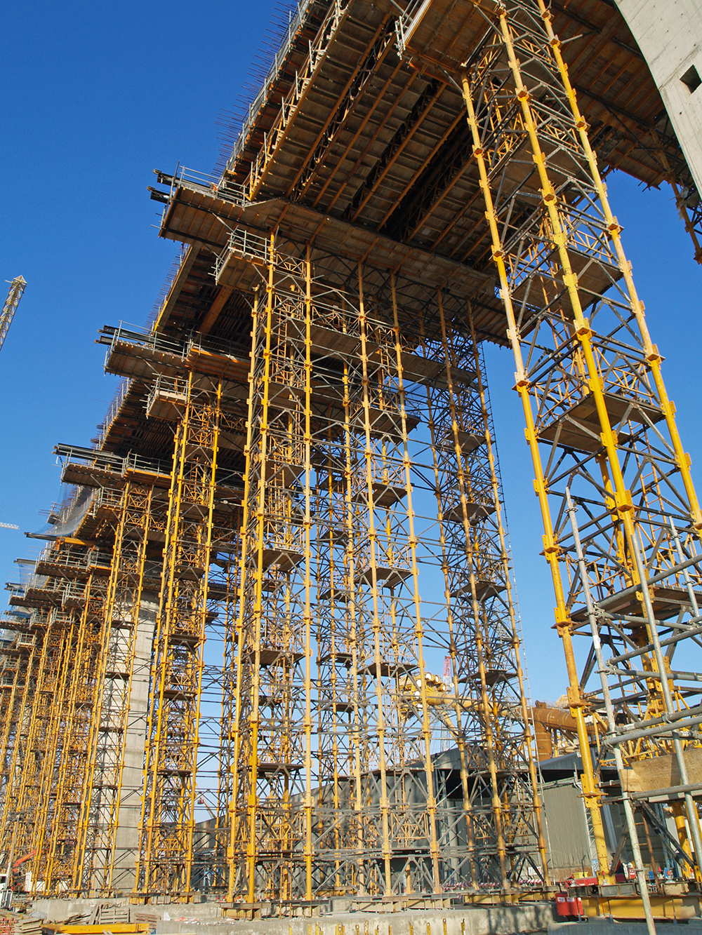 Slab And Bridge Deck Formwork Enkoform Hmk Ulma Construction Design a simply supported reinforced concrete deck slab using a unit strip method. slab and bridge deck formwork enkoform