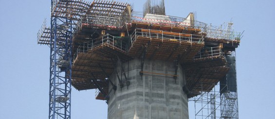 Working platforms in the construction of pier segment