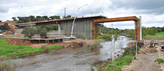 H-33 Truss in gantry falsework