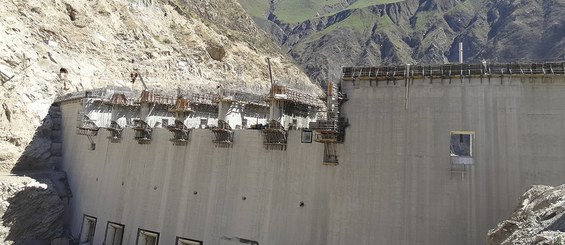 Single-sided Climbing Systems for dam construction