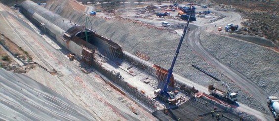 Cut-and-cover tunnel construction method