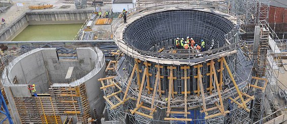 Construction of high circular concrete walls