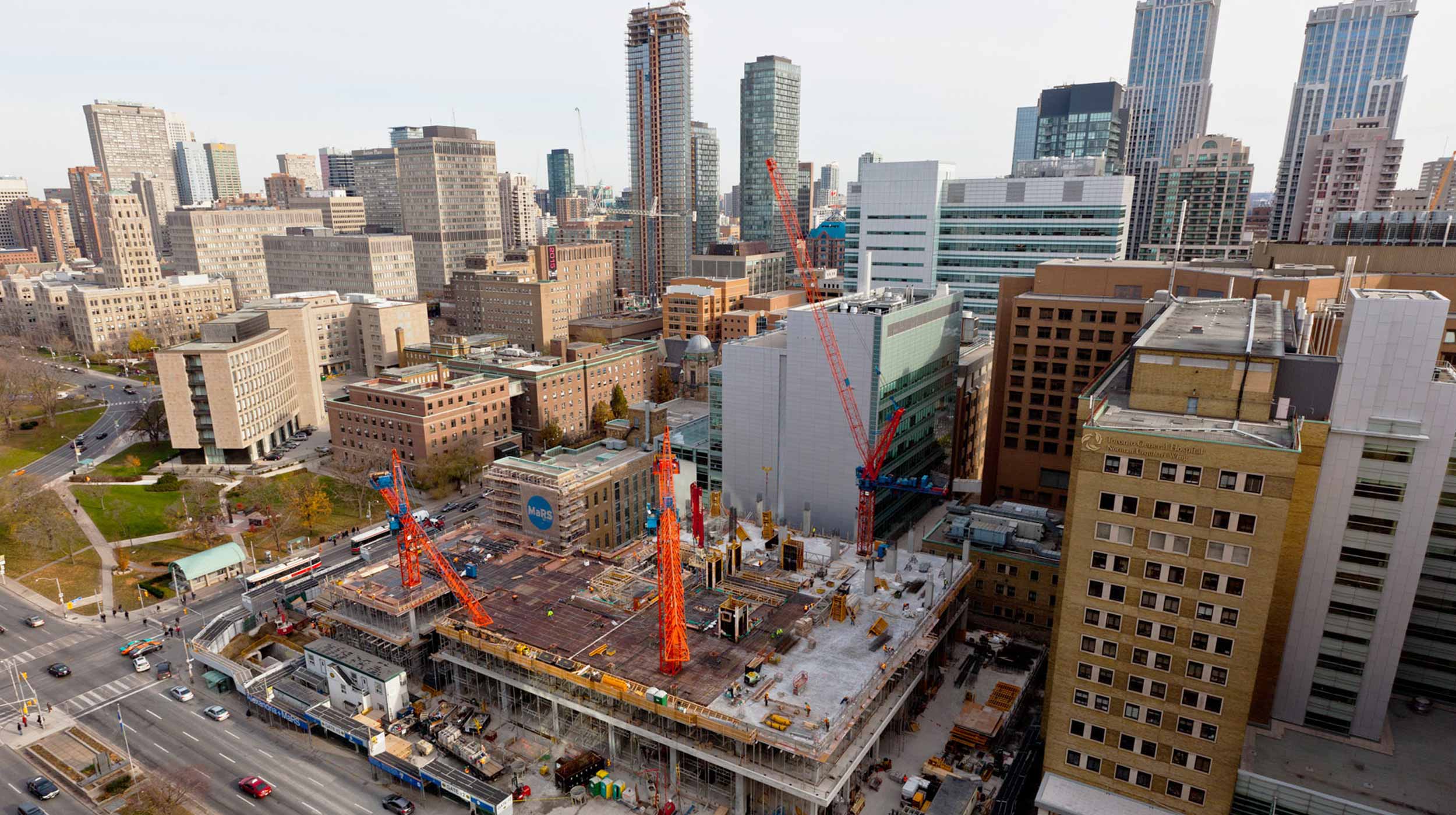 Located in Toronto's Discovery district, the Phase II of the MaRS Centre will add 74,000 m² to the existing complex.