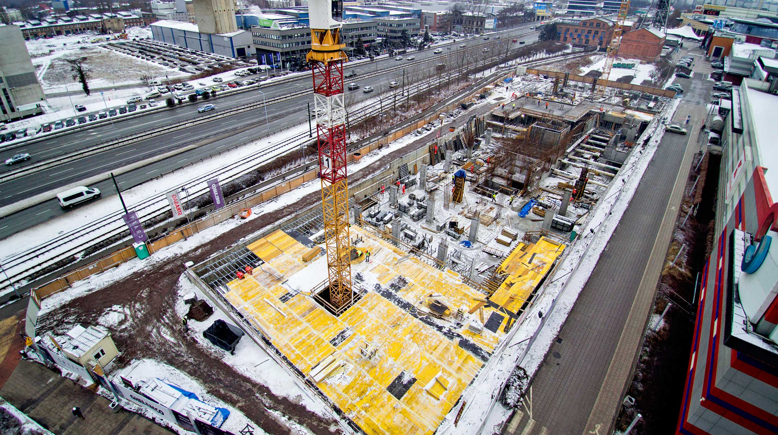 The modern office building next to the Silesian City Centre shopping mall will have 13 floors, a car park and six terraces on an area of almost 27,000 m².