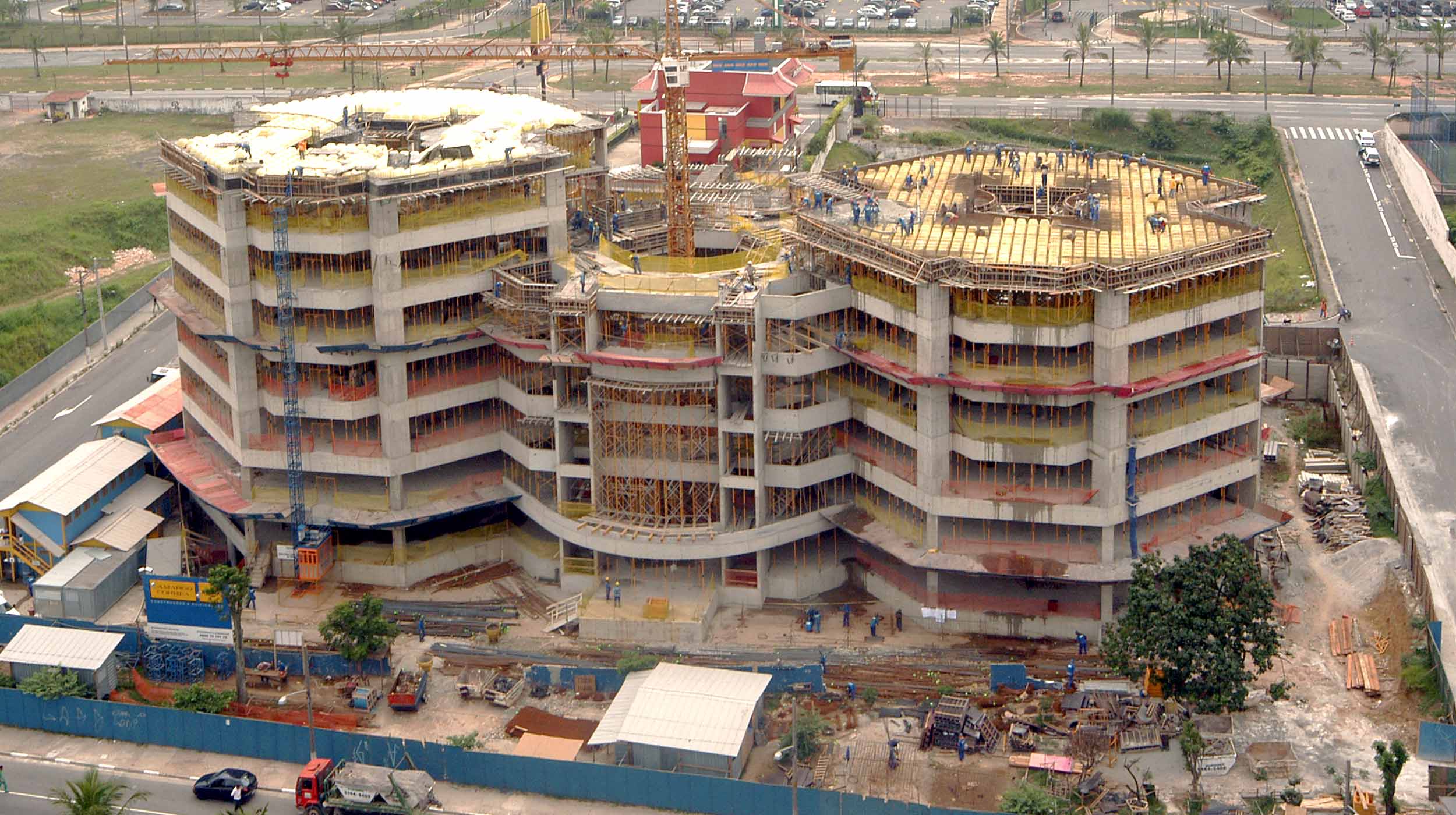 The population growth of recent years in the area east of São Paulo has increased the demand for medical services.