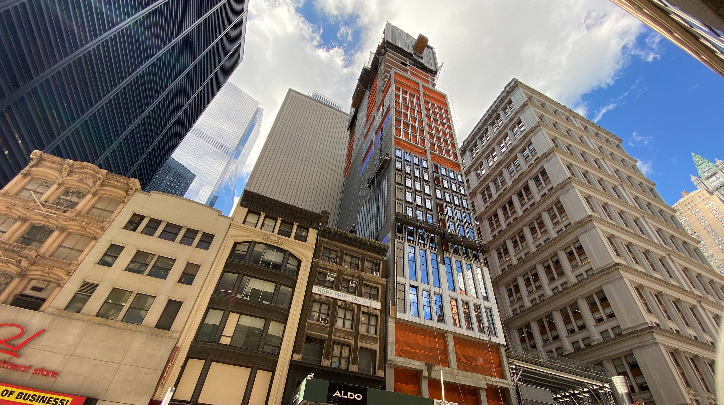 Rising above the city's financial heart, the tower will offer magnificent views of the skyscrapers. Residents and visitors will have a wide array of dining, entertainment, and fitness options available.