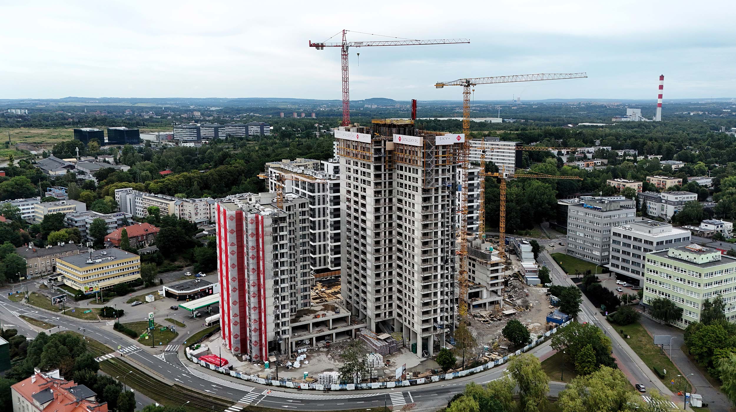 ATAL SKY+ is a large-scale real estate development involving the construction of six mixed-use buildings in the centre of Katowice. The tallest of these will exceed 121 metres in height. Promoted by ATAL, the first phase of the project began in 2021.