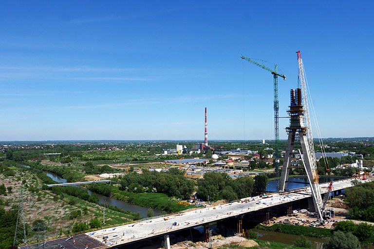 108 m Pylon Constructed with Self-Climbing System