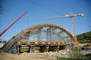 Arch bridge over Stradomka River