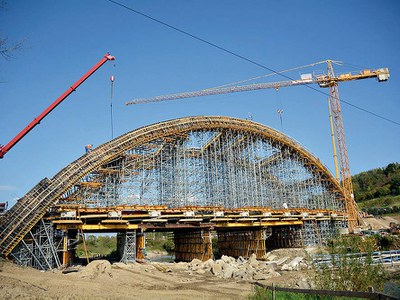 Arch bridge over Stradomka River