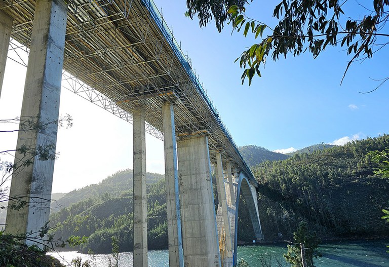 Collaborative Engineering at the Service of the Zezere Bridge Repair