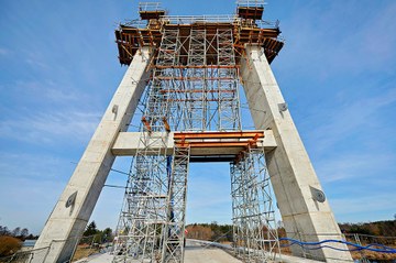 Formwork and shoring engineering for the new bridge over the Narew River