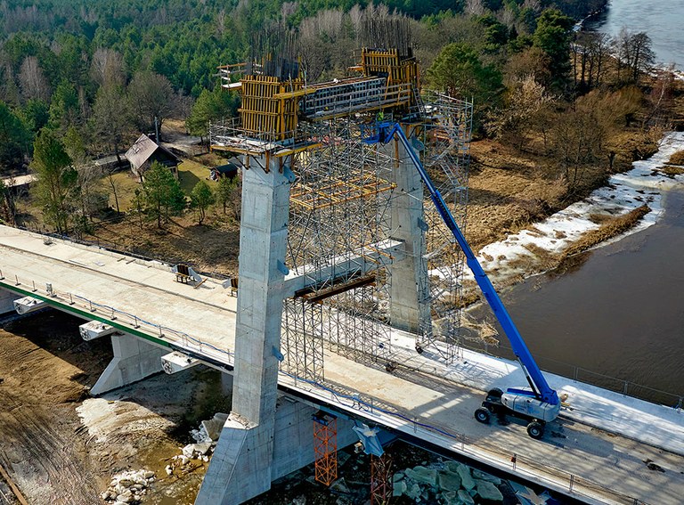 Formwork and shoring engineering for the new bridge over the Narew River