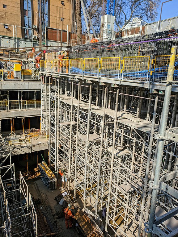 Formwork, shoring and scaffolding solutions for the Vicuña Mackenna 20 building in Chile