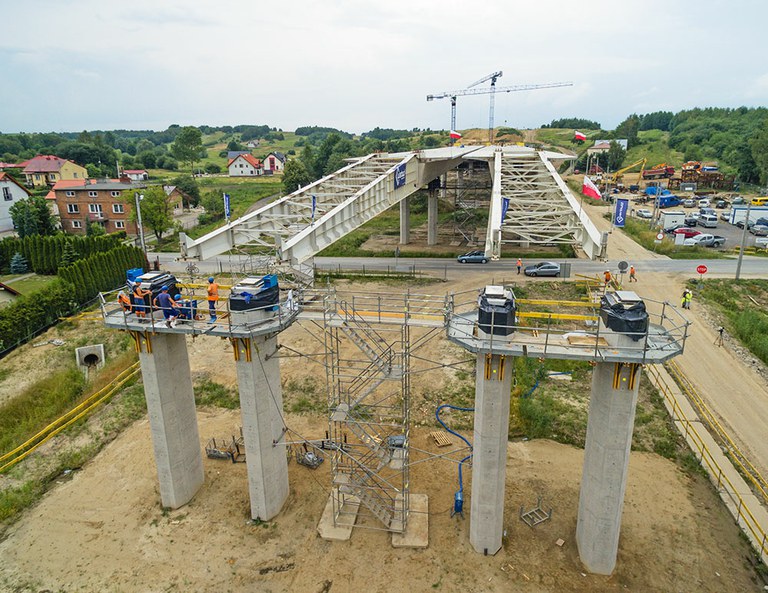 Formwork technology for the incremental launching method for two bridges in Poland