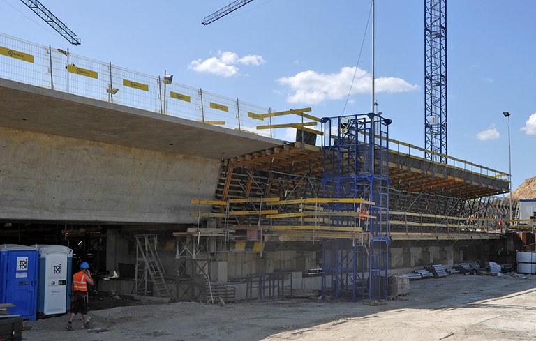 Formwork technology for the incremental launching method for two bridges in Poland