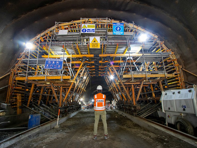 MK carriage for the construction of the Ollachea Tunnel in Puno