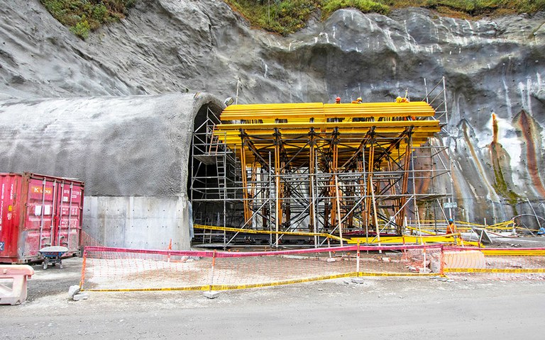 MK carriage for the construction of the Ollachea Tunnel in Puno