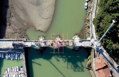 Reconstruction of the Deba Bridge: ephemeral engineering in the service of historical heritage