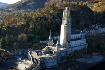 Tailor-made scaffolding solutions for the restoration of the Sanctuary of Lourdes