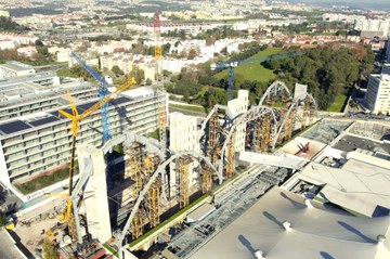 Suspended Architecture Redefining Lisbon, Torre Norte