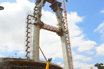 ULMA engineering solutions on the emblematic Arch of Innovation bridge, Brazil