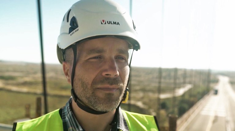 Claudio Padilha, Engineering technician