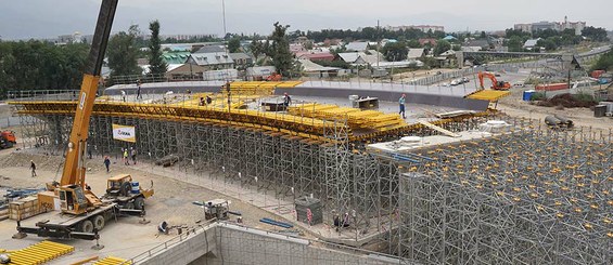 Encofrado de tablero de puente ENKOFORM HMK en cimbra cuajada