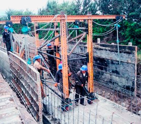 Indicado para la construcción de muros de gran longitud