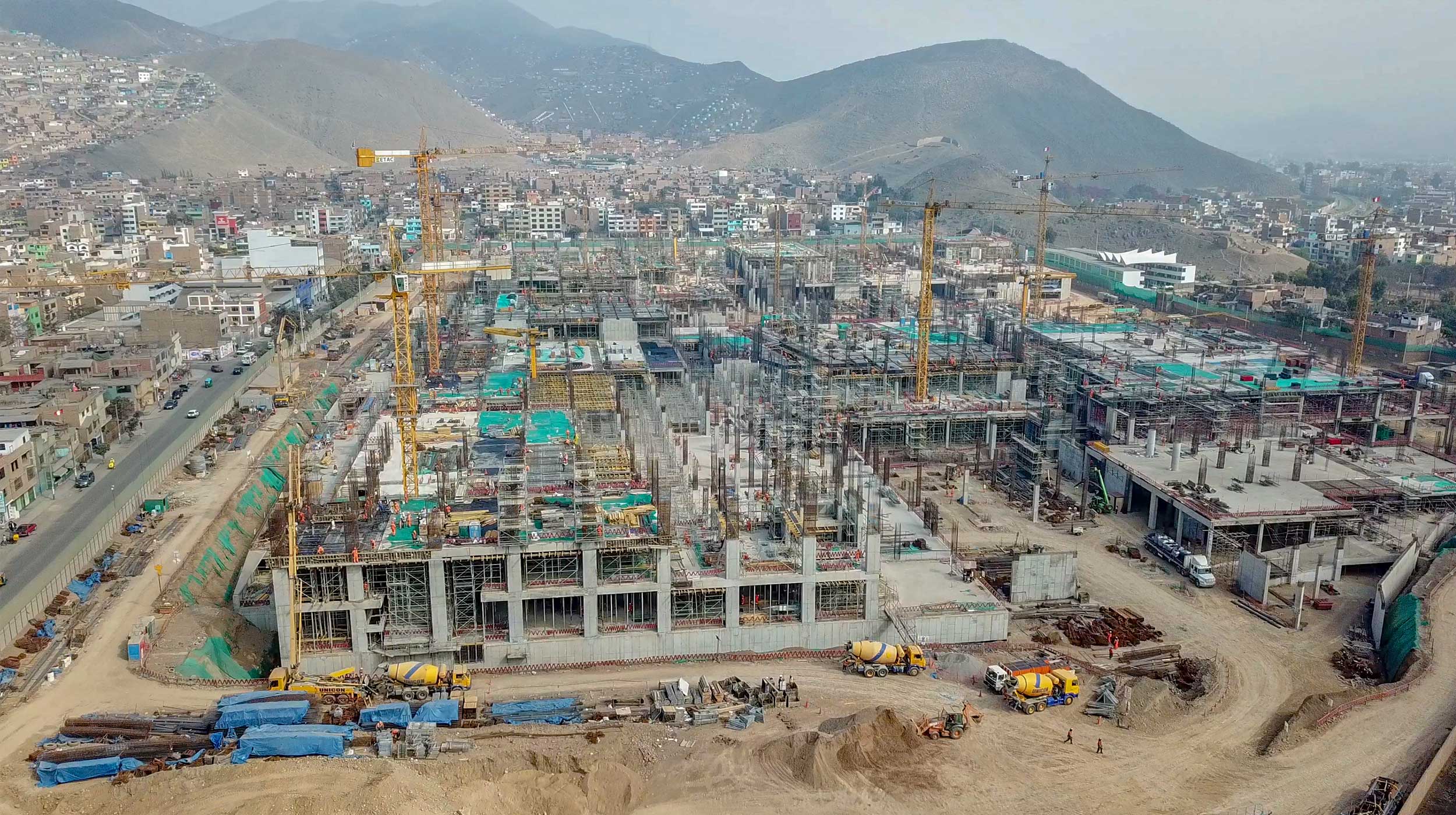 ULMA participa en la construcción del Centro Comercial Real Plaza de Puruchuco, uno de los centros comerciales más grandes de Perú, con una extensión aproximada de 230 mil metros cuadrados.