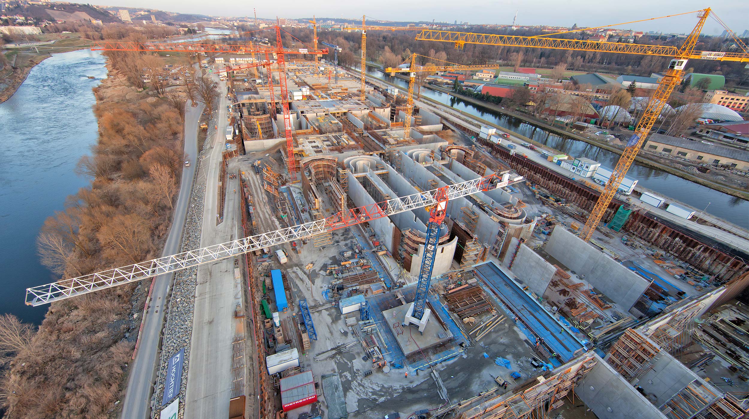 La planta de tratamiento de aguas en Praga es el proyecto más grande que se está llevando a cabo en Chequia hasta la fecha y la mayor depuradora de Europa Central.