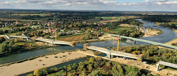 Puente sobre el río Dunajec, Polonia