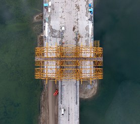 Puente sobre el Danubio, Bratislava, Eslovaquia