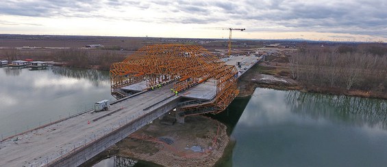 Puente sobre el Danubio, Bratislava, Eslovaquia