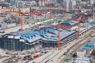 200.000 m³ de andamio en la construcción de la estación de tren de Łódź Fabryczna
