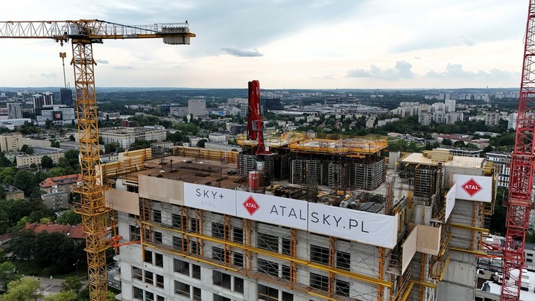 Construcción en altura en Katowice: tecnología de encofrado en rascacielos