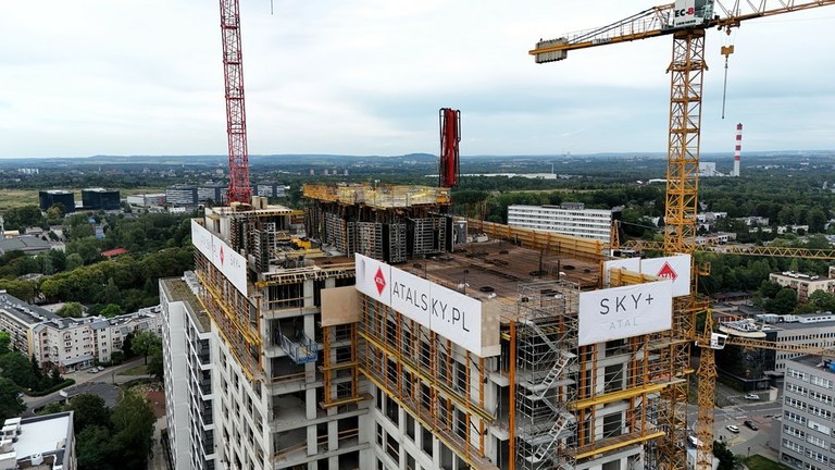 Construcción en altura en Katowice: tecnología de encofrado en rascacielos