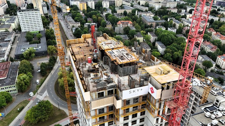 Construcción en altura en Katowice: tecnología de encofrado en rascacielos