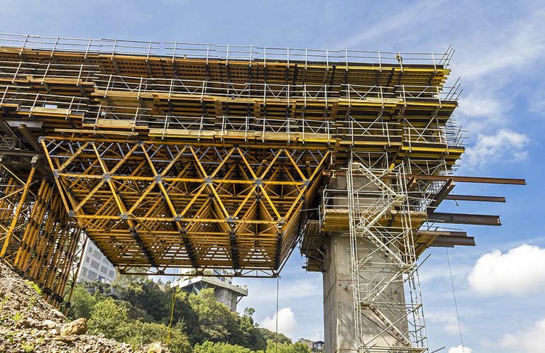 Múltiples aplicaciones del Sistema MK en el Viaducto Interlomas, México