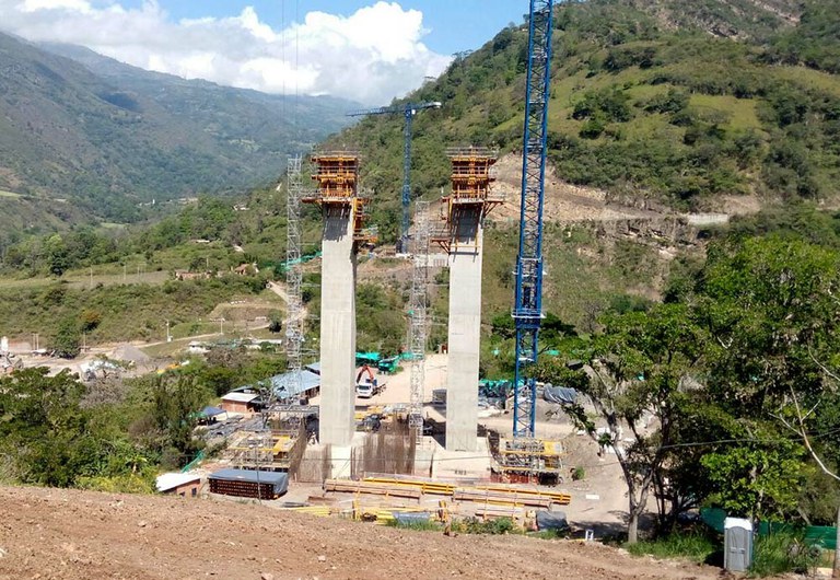 Puente atirantado Hisgaura, el más largo de Sudamérica de su tipología